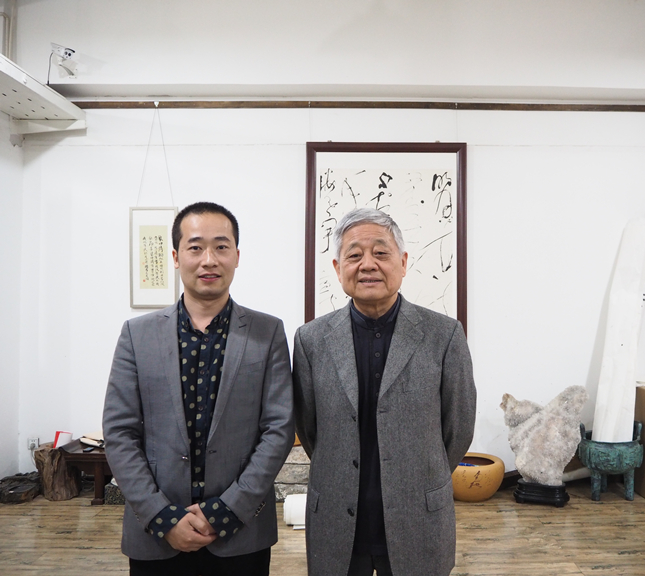 浦君艺术总经理胡桂忠先生与中国书法家协会副主席胡抗美先生合影