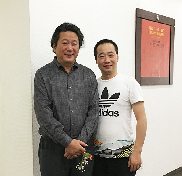 浦君艺术总经理胡桂忠与中国国家画院副院长张江舟合影